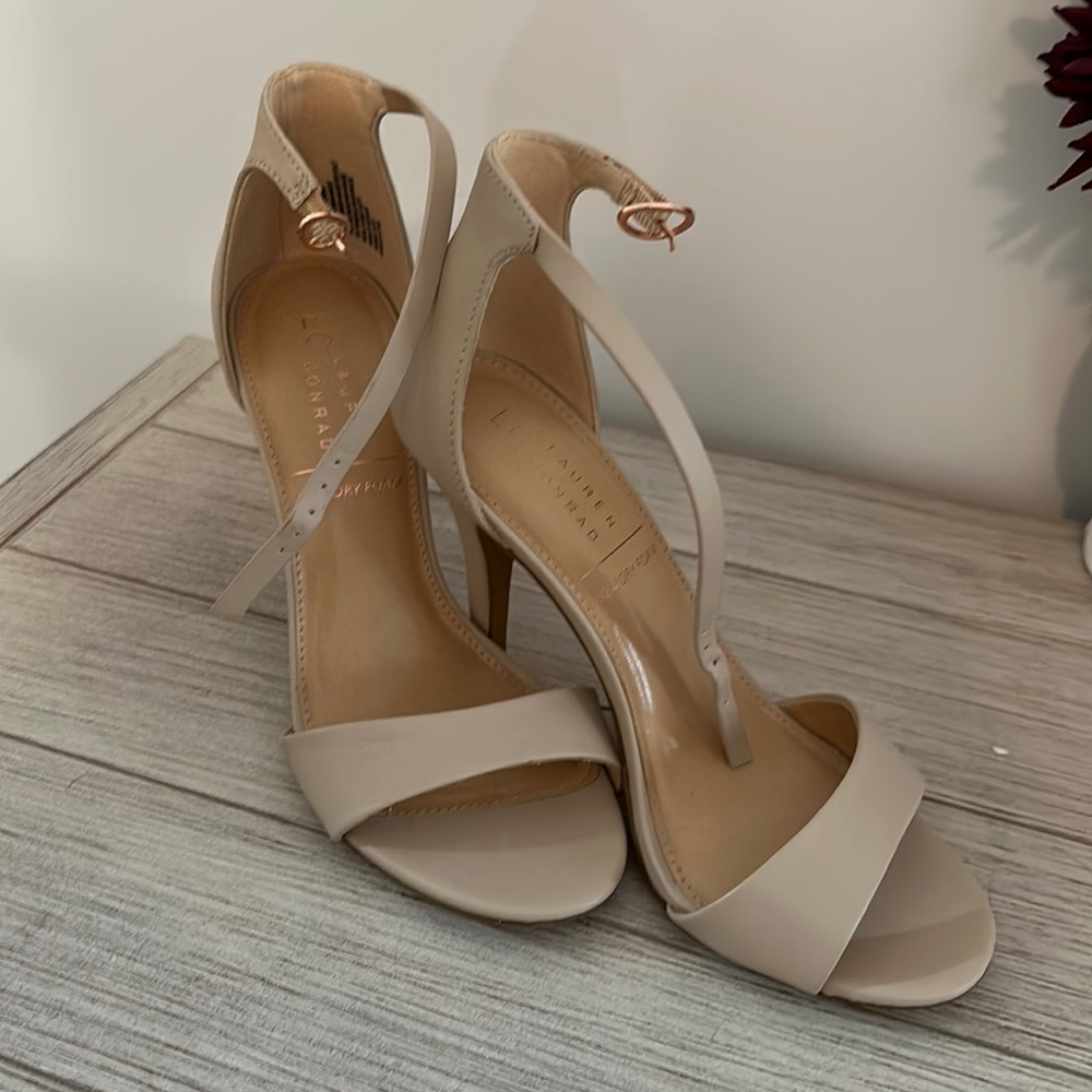 LC Lauren Conrad Memory Phone Heels